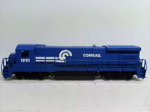 HO/OO SCALE BACHMANN B23/B30-7 CONRAIL DIESEL