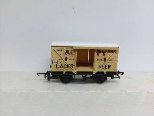HO/OO SCALE BACHMANN LANCER BEER WAGON