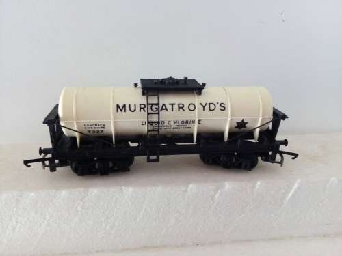HO/OO SCALE TRI-ANG TANKER