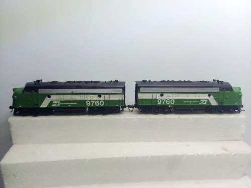 HO/OO SCALE ATHEARN F7A +B LOCOMOTIVES