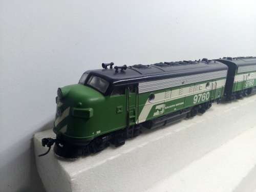 HO/OO SCALE ATHEARN F7A +B LOCOMOTIVES