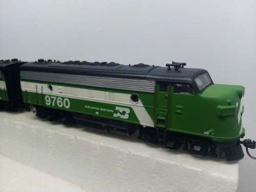 HO/OO SCALE ATHEARN F7A +B LOCOMOTIVES