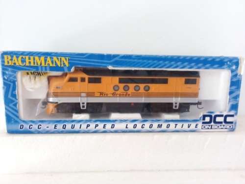 HO/OO SCALE DCC BACHMANN F7A  DIESEL