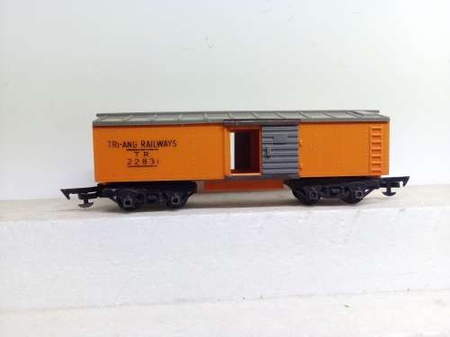 OO TRI-ANG WAGON