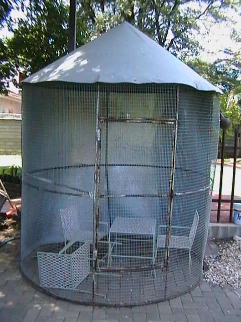 BIG ROUND BIRDHOUSE