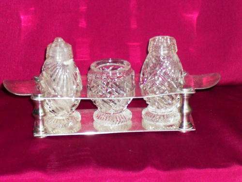 BEAUTIFUL CUT GLASS SALT AND PEPPER SET,R1 START,DELIVERY R35.00