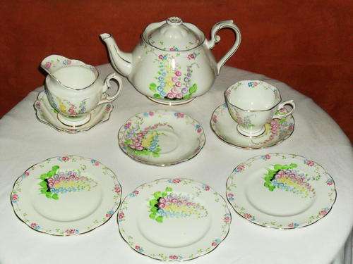 CRAZY R1 START, PART ROYAL ALBERT TEA SET,DELIVERY R55.00