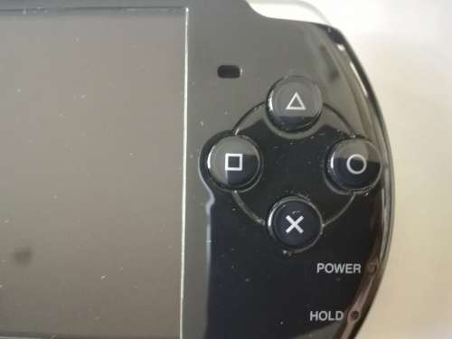 PSP-3004 + 8GIG MEMORY CARD + 11 GAMES & MORE