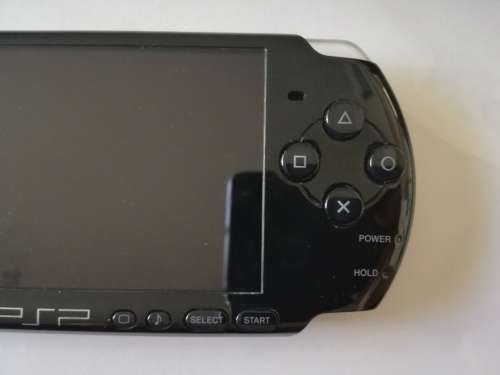 PSP-3004 + 8GIG MEMORY CARD + 11 GAMES & MORE