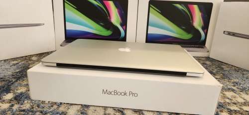 Apple macbook pro 15 inches Retina 2014 Model Quad Core i7 16GB RAM 256GB SSD with accessories, Box