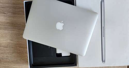 Apple MacBook Pro 13 inch Retina 2015 Model Core i5 8GB RAM 256GB SSD