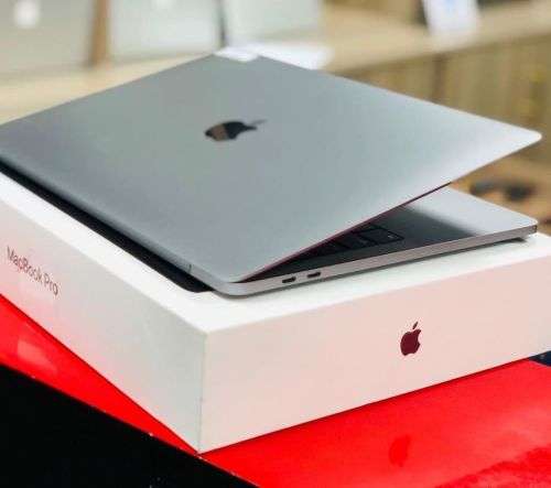 Apple MacBook Pro 2018 with Touch Bar 13-inch 2.3GHz quad-core i5 512GB  Space Gray