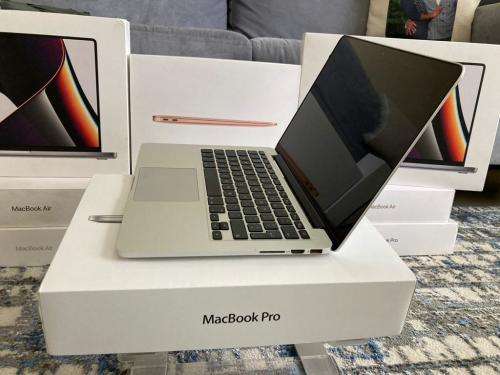 Apple Macbook pro 13 Retina 2015 Core i5 8GB RAM, 1TB SSD STORAGE