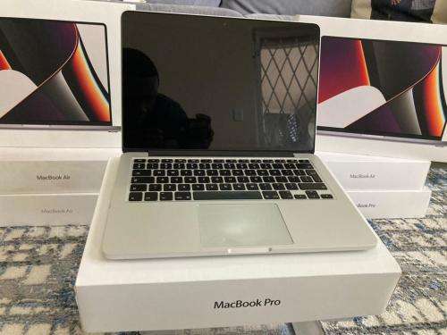 Apple Macbook pro 13 Retina 2015 Core i5 8GB RAM, 1TB SSD STORAGE