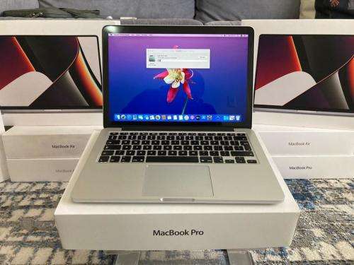Apple Macbook pro 13 Retina 2015 Core i5 8GB RAM, 1TB SSD STORAGE
