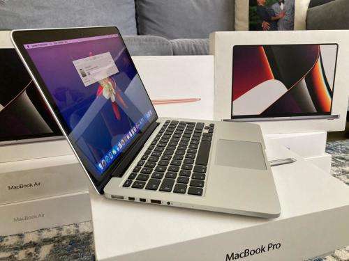 Apple Macbook pro 13 Retina 2015 Core i5 8GB RAM, 1TB SSD STORAGE