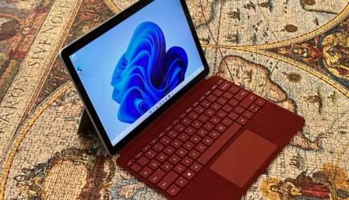 Microsoft Surface Go 3 10.5 intel core i3-10100Y 10th Gen/8GB/128GB SSD Laptop