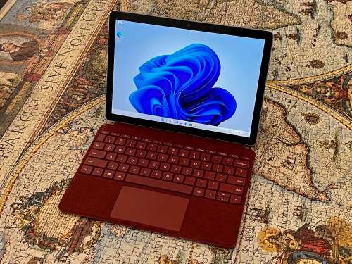 Microsoft Surface Go 3 10.5 intel core i3-10100Y 10th Gen/8GB/128GB SSD Laptop