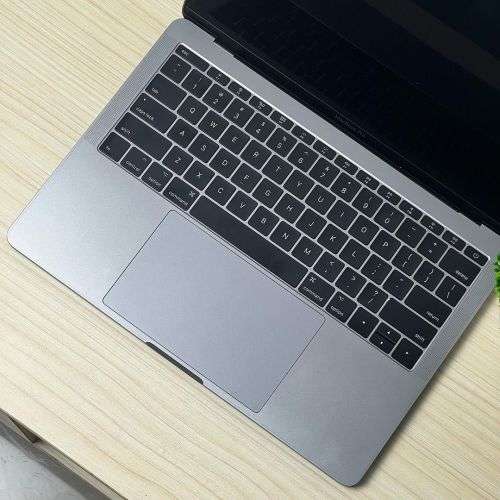 2017 Apple macbook pro 13 inch Retina Core i5 8GB RAM 256GB SSD Storage