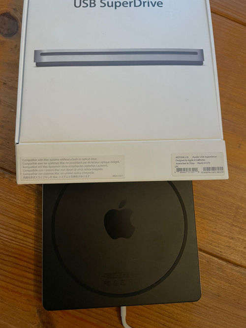 Apple USB SuperDrive DVD/ CD Burner / Player MD564LL/A A1379