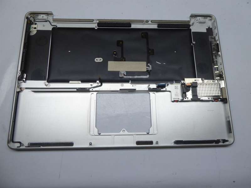 17" MacBook Pro TopCase with QWERTY Keyboard