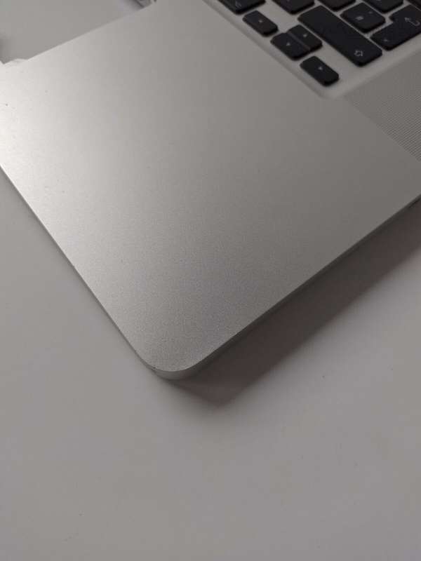 17" MacBook Pro TopCase with QWERTY Keyboard