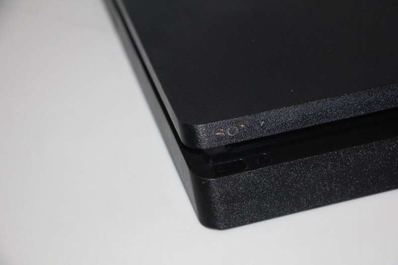 Sony PS4 PlayStation 4 Slim 1TB Storage CUH-2215A w/Controller & Cords
