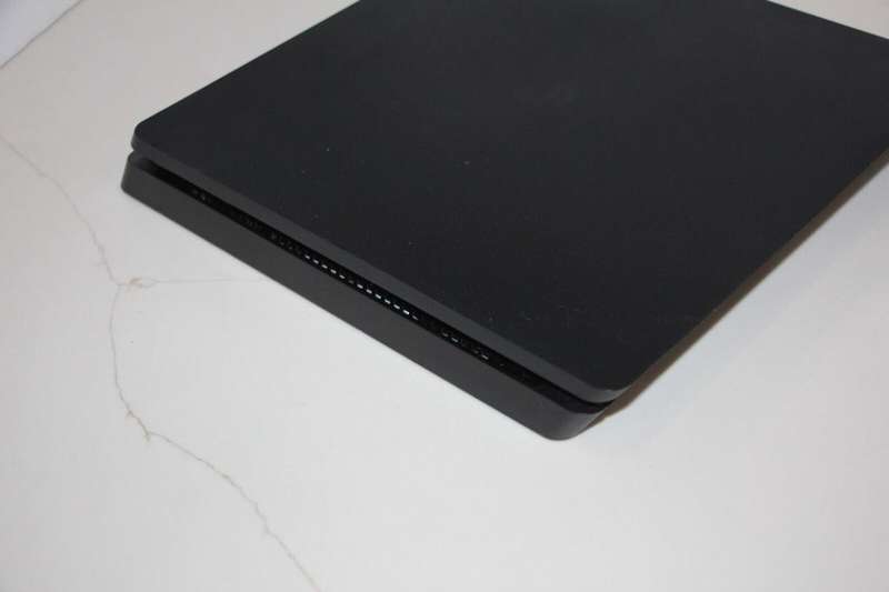 Sony PS4 PlayStation 4 Slim 1TB Storage CUH-2215A w/Controller & Cords