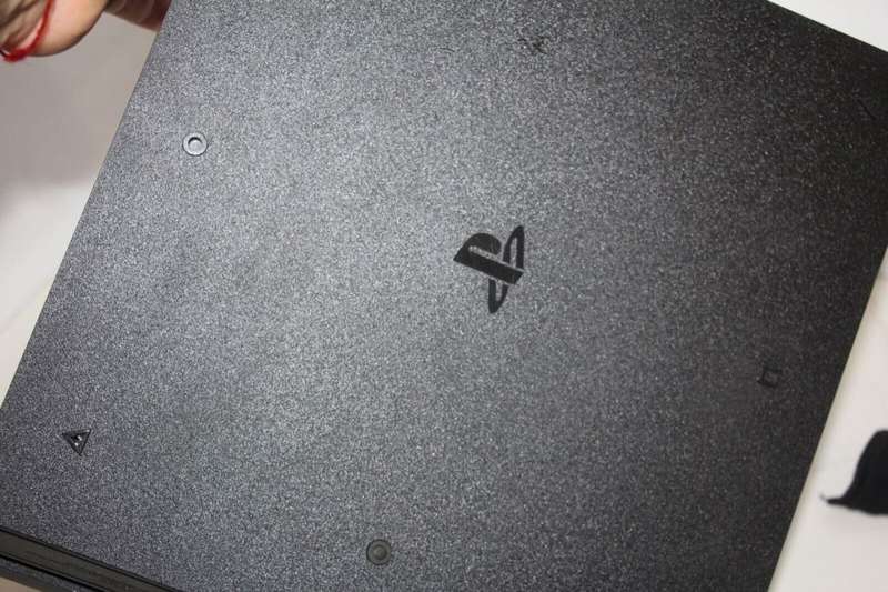 Sony PS4 PlayStation 4 Slim 1TB Storage CUH-2215A w/Controller & Cords