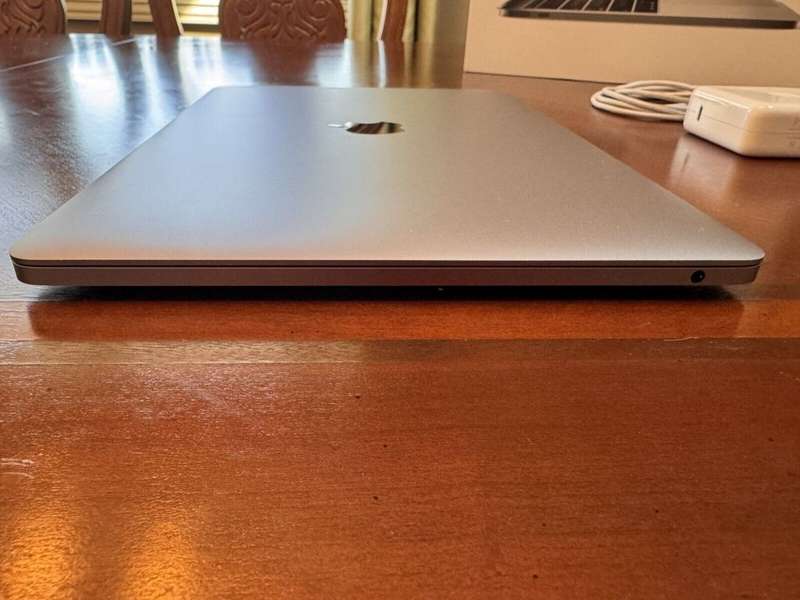 Apple MacBook Pro 13" (2017) - 128GB SSD, Intel Core i5, 8GB RAM