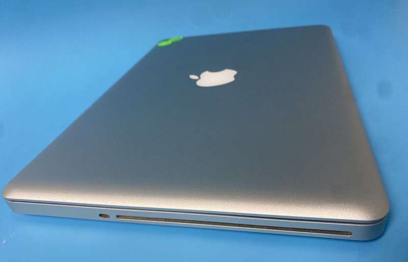 2012 Apple MacBook Pro 13" - Core i5 2.5GHz, 4GB RAM, 500GB HDD - Working Great