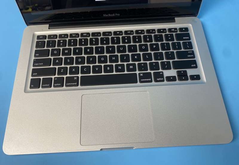 2012 Apple MacBook Pro 13" - Core i5 2.5GHz, 4GB RAM, 500GB HDD - Working Great