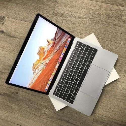 2017 Apple macbook pro 13 inch Retina Core i5 8GB RAM 256GB SSD Storage