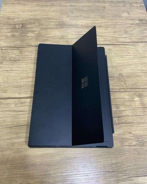 Microsoft surface pro 7 Core i5 10th Generation 8GB RAM 256GB SSD Storage Dark Color
