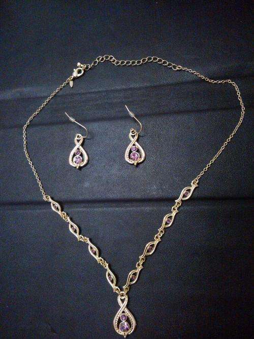 Necklace with Purple stones & ear rings