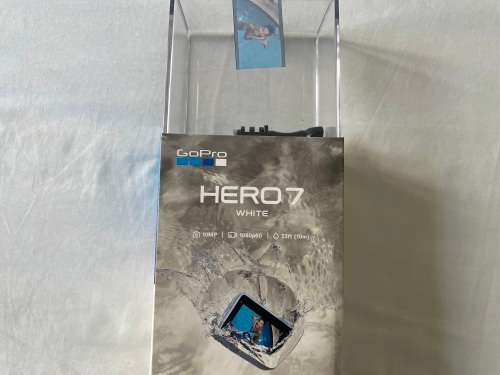 GoPro Hero 7 White 64GB SD + Accessories