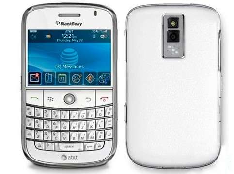 Blackberry Bold 9000  WHITE UNLOCKED+free 8GB memory card+screen protector