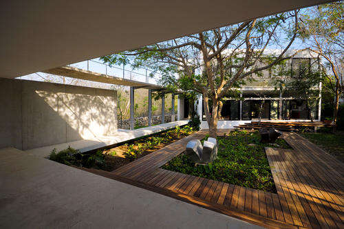 240m2 up-market homes