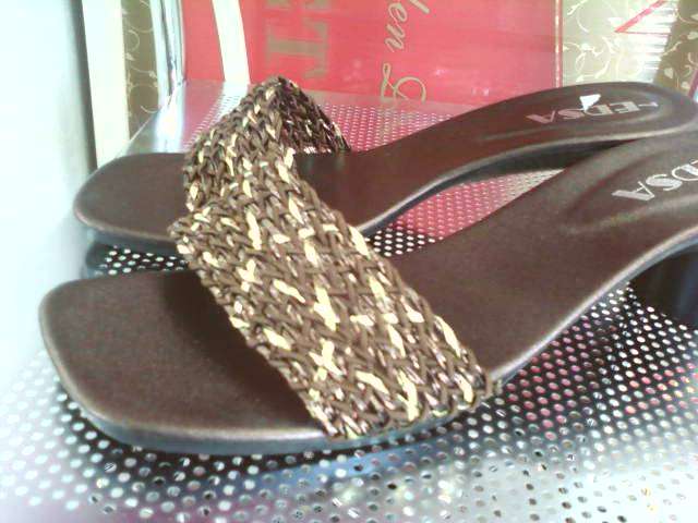 beautiful brown/gold sandle- size 7