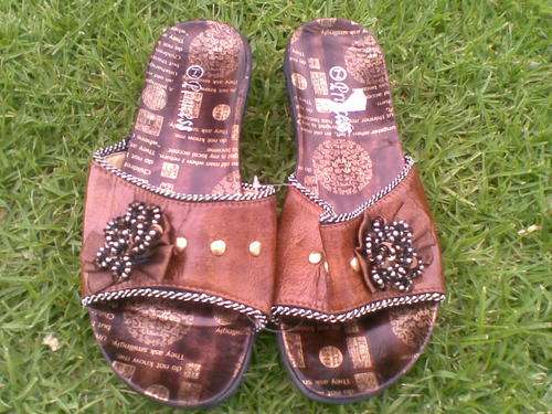 LOVELY COMFORTABLE BROAD FIT SANDLES size 7