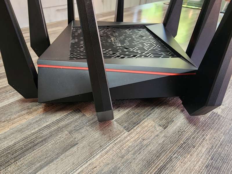 Asus RT-AC5300 Power Fast tri-band gaming router with Game accelerator