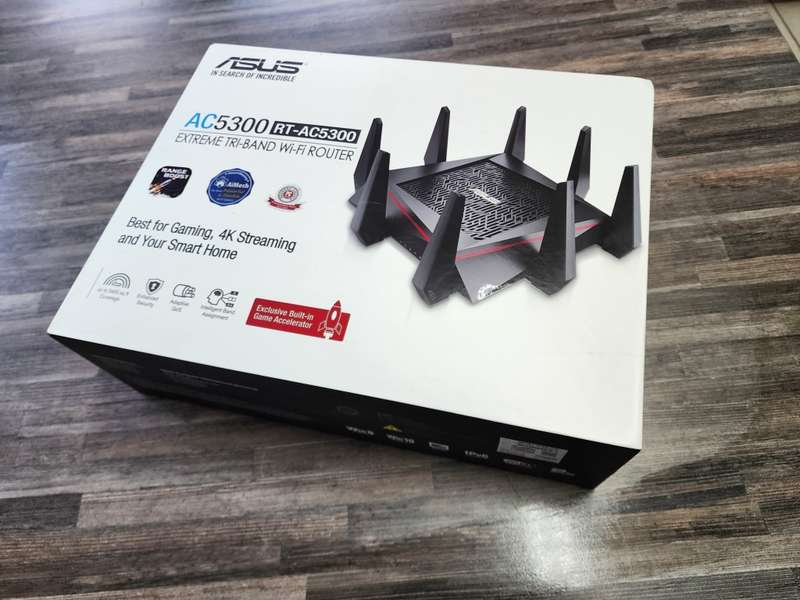 Asus RT-AC5300 Power Fast tri-band gaming router with Game accelerator