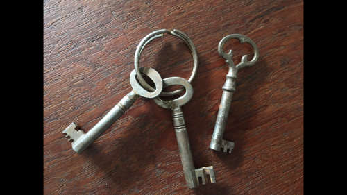 3 x Vintage Keys