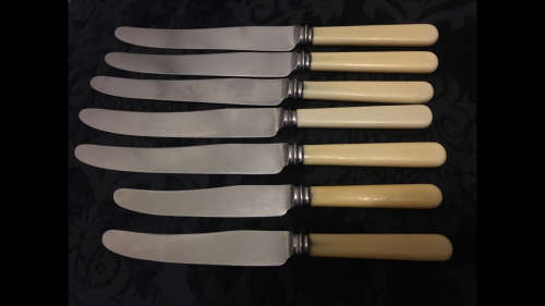 7 x GR JOSEPH RODGERS & SONS CUTLERS TO HIS MAJESTY SHEFFIELD ENGLAND STAINLESS KNIVES