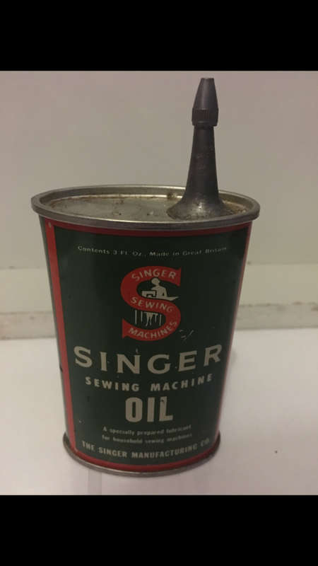 VINTAGE SINGER SEWING MACHINE OIL TIN CAN WITH LEAD SPOUT