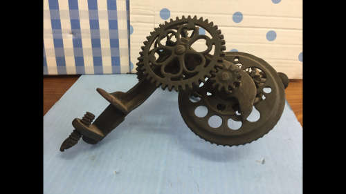 Vintage Sinclair Scott Co Cast Iron Apple / Fruit Peeler - Made in US - Baltimore -Working Condition