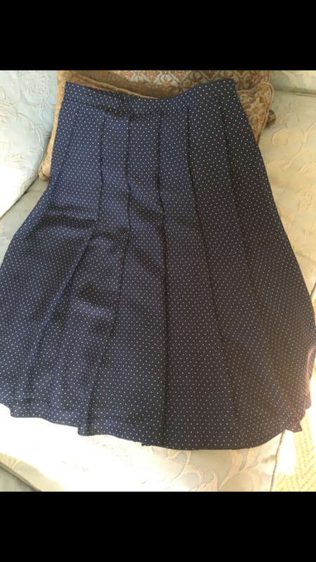 Vintage Navy dotted skirt with pleats - Size 14