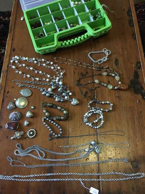 Large box with lots of beads, hooks, pendants, complete and incomplete necklaces etc - See pictures