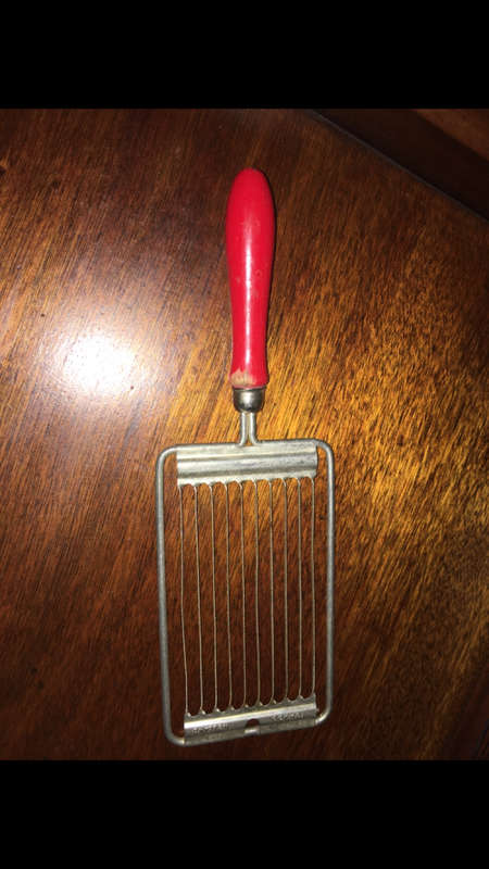 Tomado Holland Cheese and Tomato Slicer, 1950's Vintage Kitchen Utensil, Retro Red Wood Handle