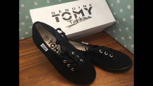 Genuine Tomy Takkies - Black - Size 11